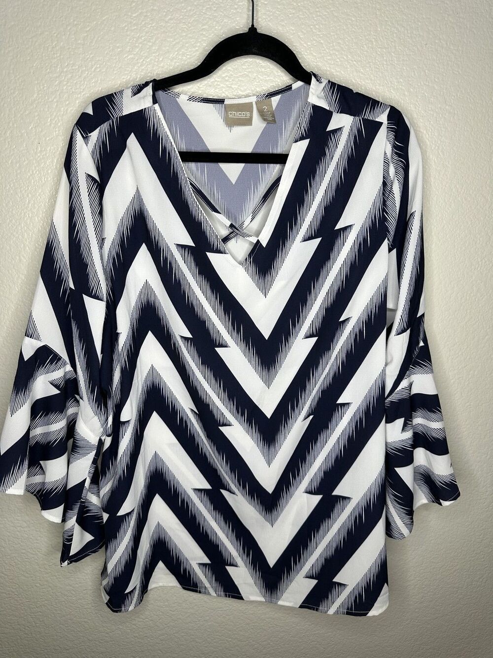 Chico's Shirt Womens Large 2 Blue White Chevron Bell Sleeve Crisscross V Neck